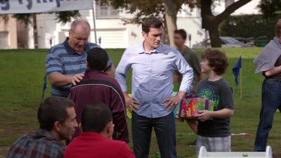 Assistir Família Moderna Temporada 4 Episódio 9 Online em HD