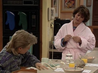 Assistir Família em Obras Temporada 2 Episódio 18 Online em HD