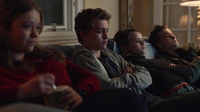 Assistir Pequenos Incêndios por Toda Parte Temporada 1 Episódio 7 Online em HD