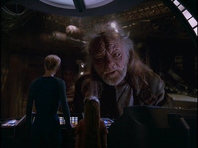 Assistir Jornada nas Estrelas: Voyager Temporada 5 Episódio 14 Online em HD