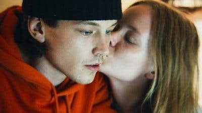 Assistir Sexo a três Temporada 2 Episódio 1 Online em HD