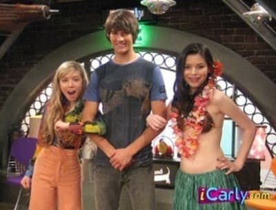 Assistir iCarly Temporada 2 Episódio 1 Online em HD