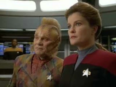 Assistir Jornada nas Estrelas: Voyager Temporada 3 Episódio 13 Online em HD