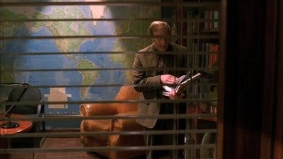 Assistir Em Contacto Temporada 3 Episódio 6 Online em HD