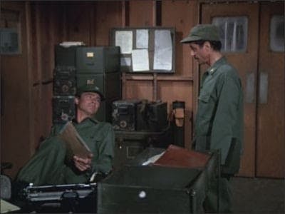 Assistir M*A*S*H Temporada 4 Episódio 9 Online em HD