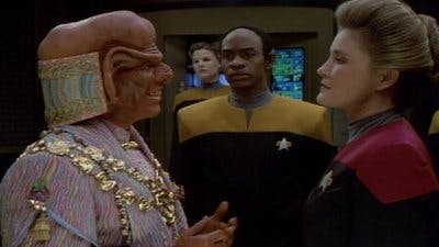 Assistir Jornada nas Estrelas: Voyager Temporada 3 Episódio 5 Online em HD
