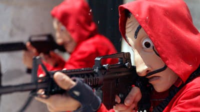 Assistir Money Heist Temporada 1 Episódio 13 Online em HD
