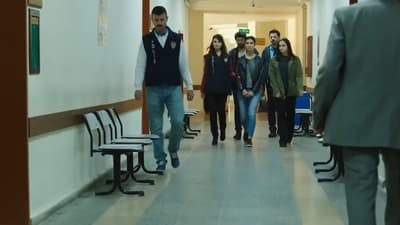Assistir Dinheiro Sujo e Amor Temporada 2 Episódio 33 Online em HD