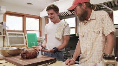 Assistir Queer Eye Temporada 3 Episódio 2 Online em HD