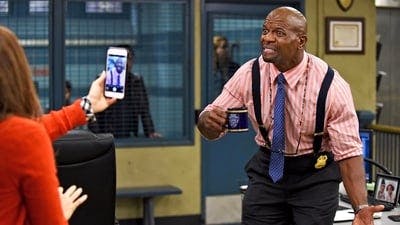 Assistir Brooklyn Nine-Nine: Lei e Desordem Temporada 4 Episódio 15 Online em HD