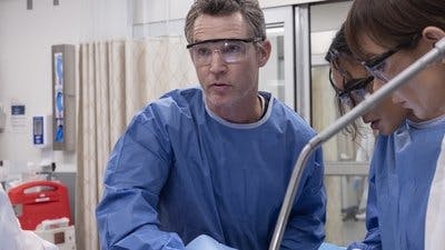 Assistir The Pitt Temporada 1 Episódio 14 Online em HD