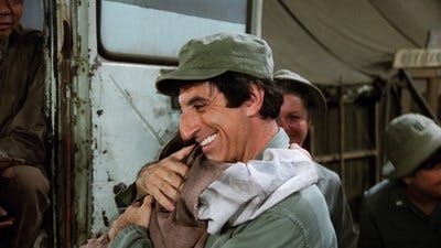 Assistir M*A*S*H Temporada 8 Episódio 18 Online em HD