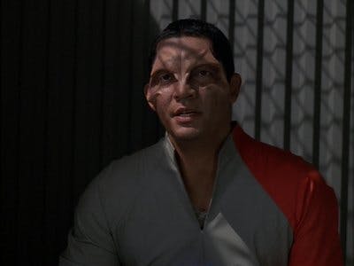 Assistir Jornada nas Estrelas: Voyager Temporada 7 Episódio 13 Online em HD