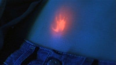 Assistir Arquivo Roswell Temporada 2 Episódio 19 Online em HD