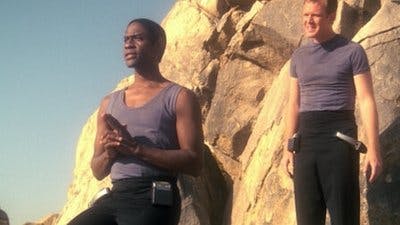 Assistir Jornada nas Estrelas: Voyager Temporada 5 Episódio 13 Online em HD