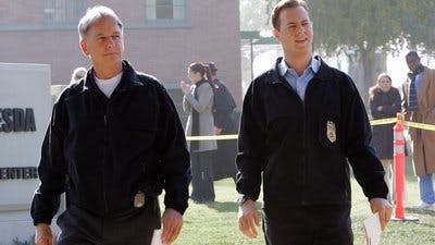 Assistir NCIS: Investigação Naval Temporada 5 Episódio 10 Online em HD