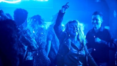 Assistir La profesora Temporada 1 Episódio 1 Online em HD