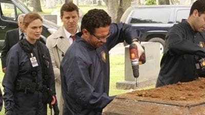 Assistir Bones Temporada 9 Episódio 22 Online em HD