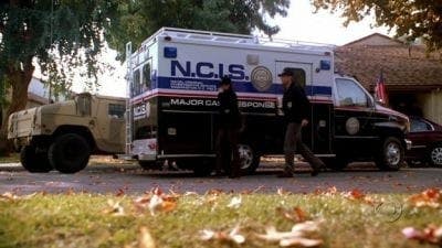 Assistir NCIS: Investigação Naval Temporada 2 Episódio 9 Online em HD