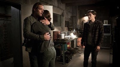 Assistir Colony Temporada 2 Episódio 9 Online em HD