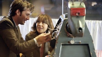 Assistir Doctor Who Temporada 2 Episódio 3 Online em HD