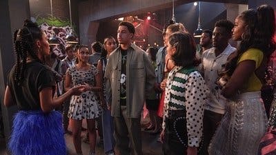 Assistir Grown-ish Temporada 5 Episódio 17 Online em HD
