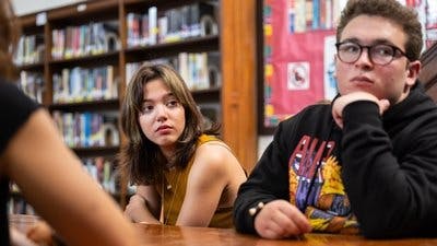Assistir Estudos Sociais: Crescendo na Era Digital Temporada 1 Episódio 4 Online em HD