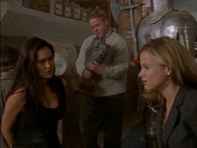 Assistir Caçadora de Relíquias Temporada 1 Episódio 11 Online em HD