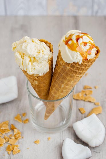 Foto De Sorvete Na Casquinha Com Calda