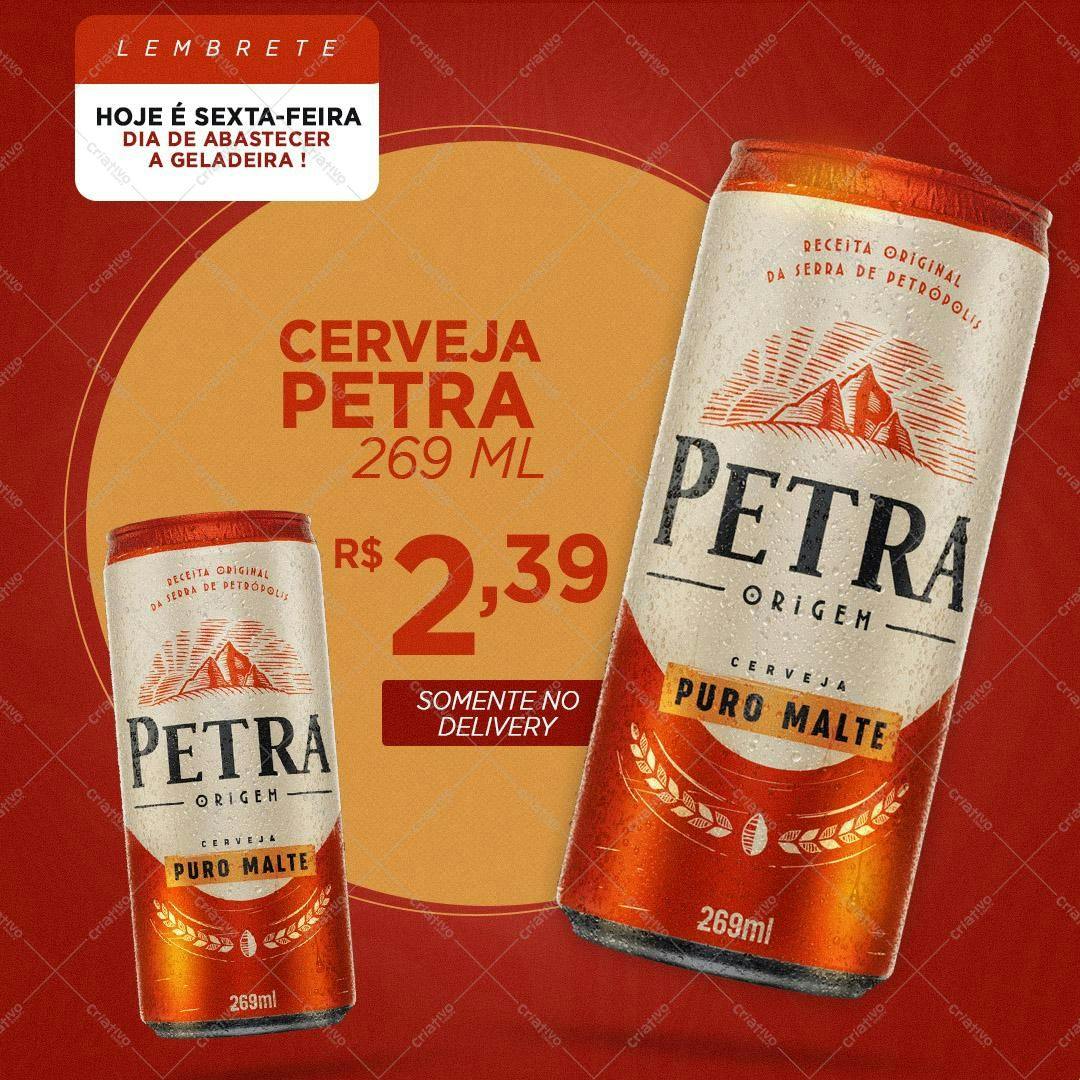 Mockup de Lata de Cerveja Petra para Promoção de Sexta-feira PSD Editável