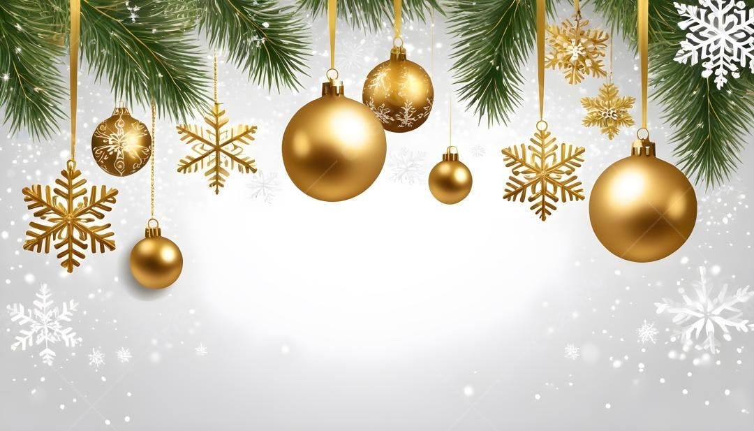 Enfeites dourados de Natal pendurados em galhos de pinheiro