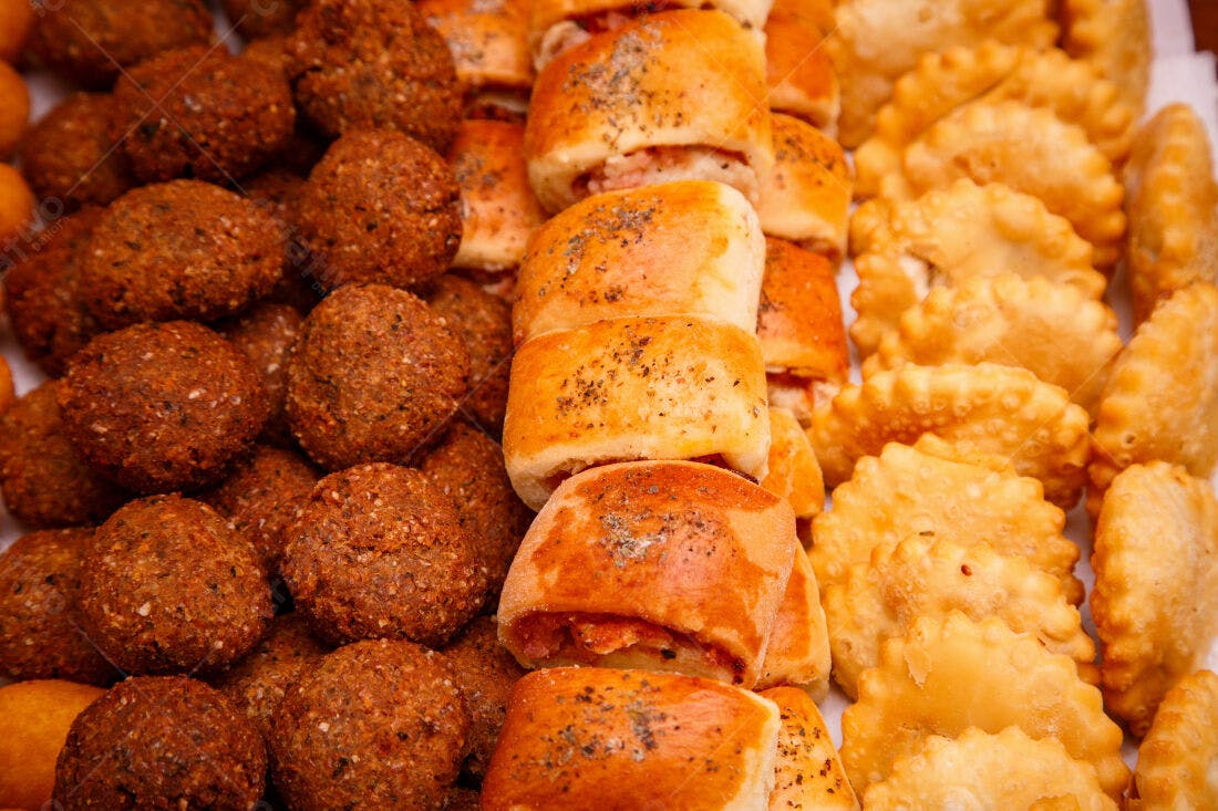Bandeja de salgados variados