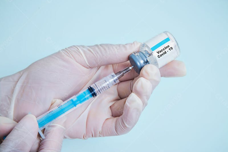 Vacina covid 19 mão com luvas
