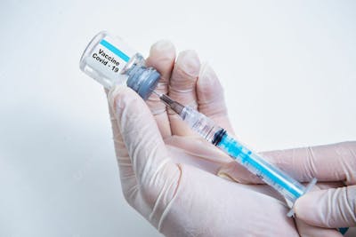 Vacina Covid 19 Mão Com Luvas 1
