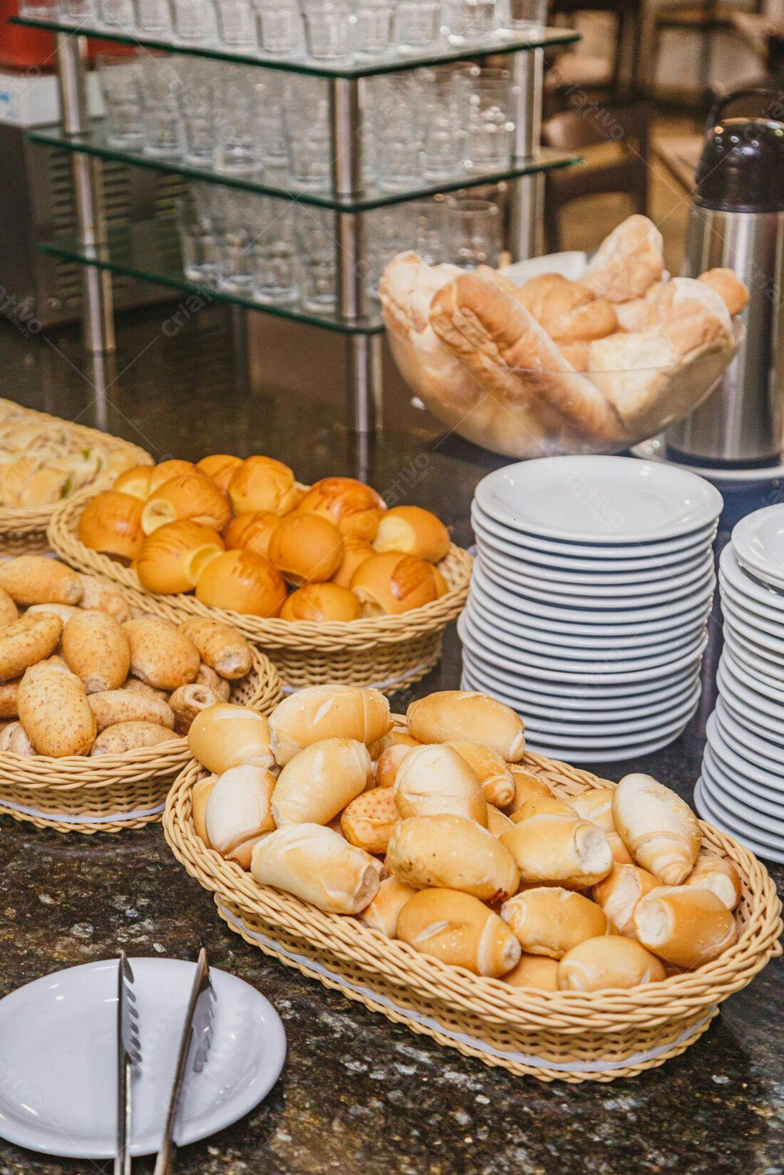 Pães e Doces em Buffet de Café da Manhã