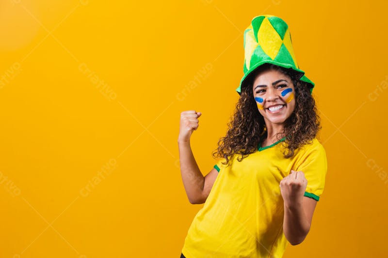 Mulher comemorando futebol torcedora brasil copa do mundo 10