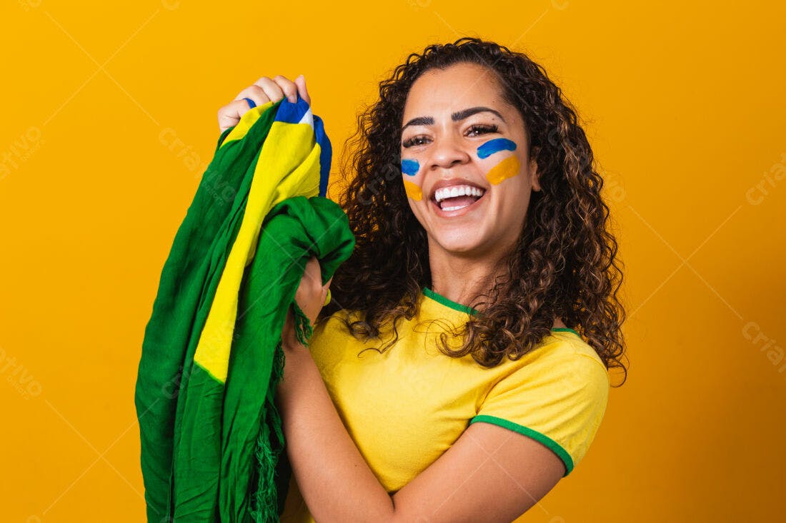 Torcedora brasileira vibrante com bandeira