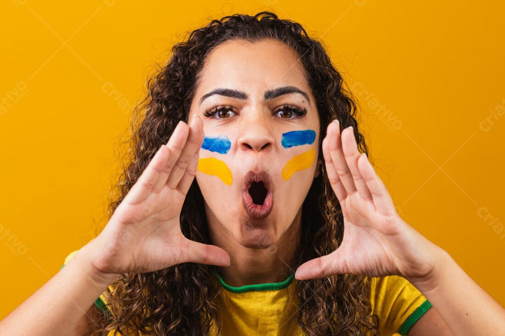 Mulher Torcedora Brasil Copa Do Mundo Gritando 3