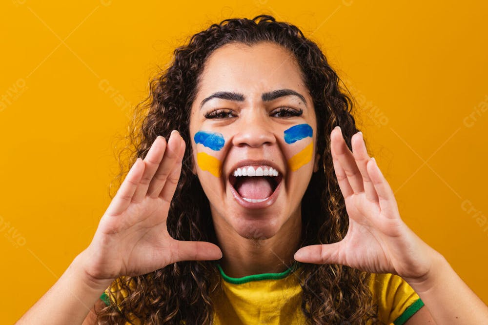 Mulher Torcedora Brasil Copa Do Mundo Gritando 4