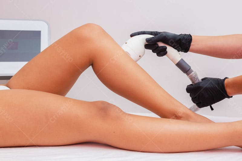 Depilação a laser estética mulher bonita cuidados com a pele pernas 6