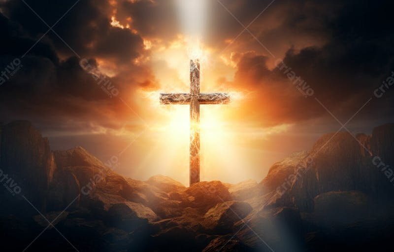 Imagem de cruz no topo da colina com raio solar de um lindo pôr do sol 71