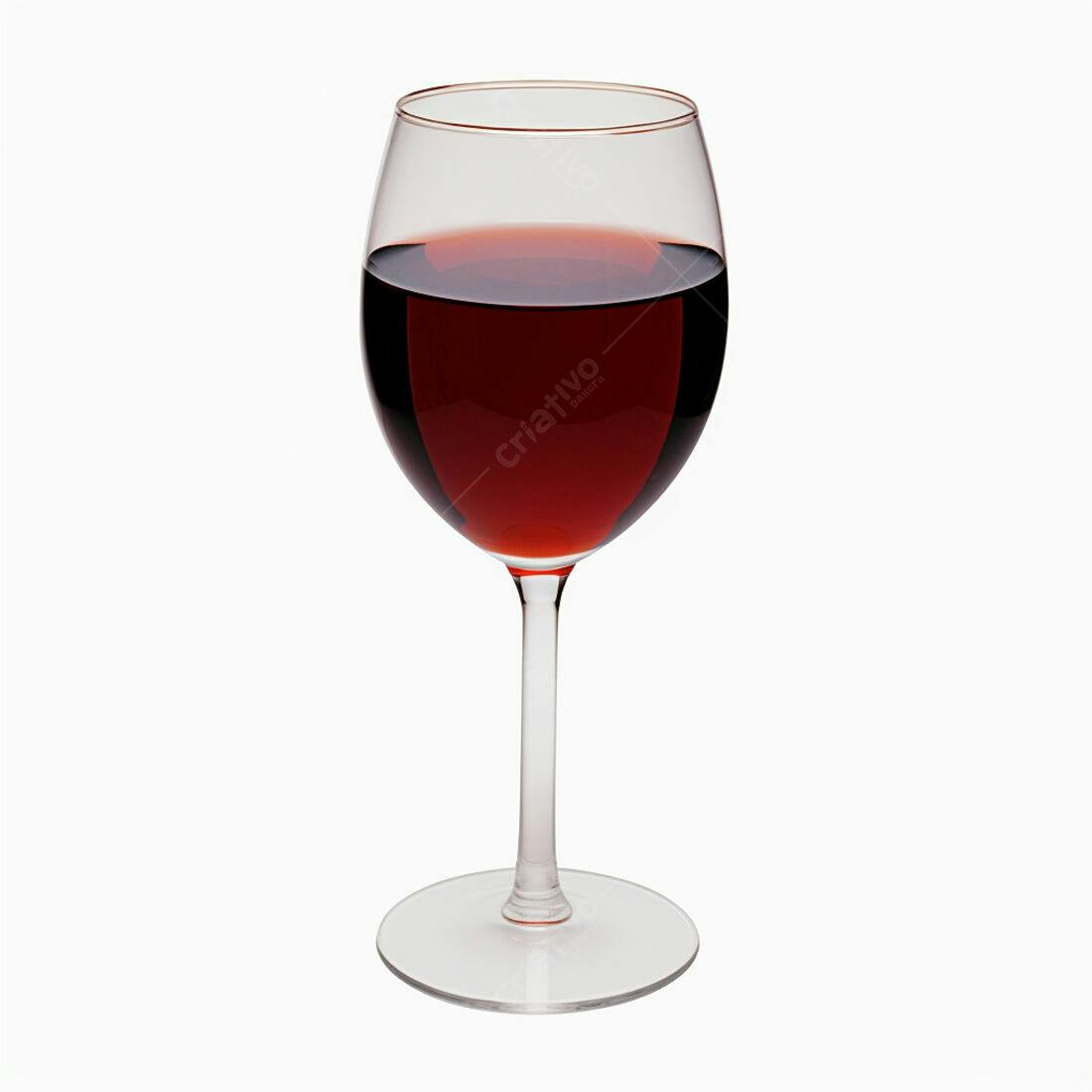 Taça de vinho tinto sobre fundo branco