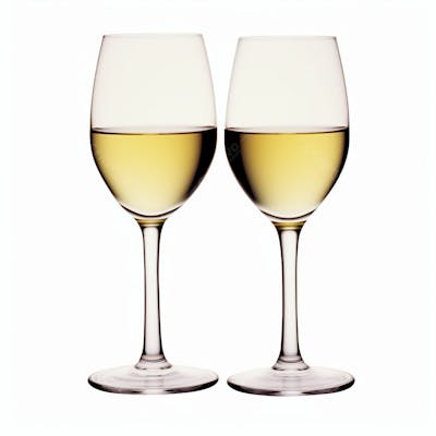 Taça De Vinho Em Fundo Branco Bebidas  (7)