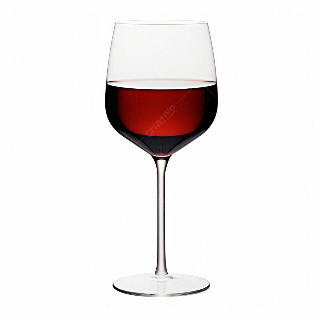 Taça de vinho tinto em fundo branco