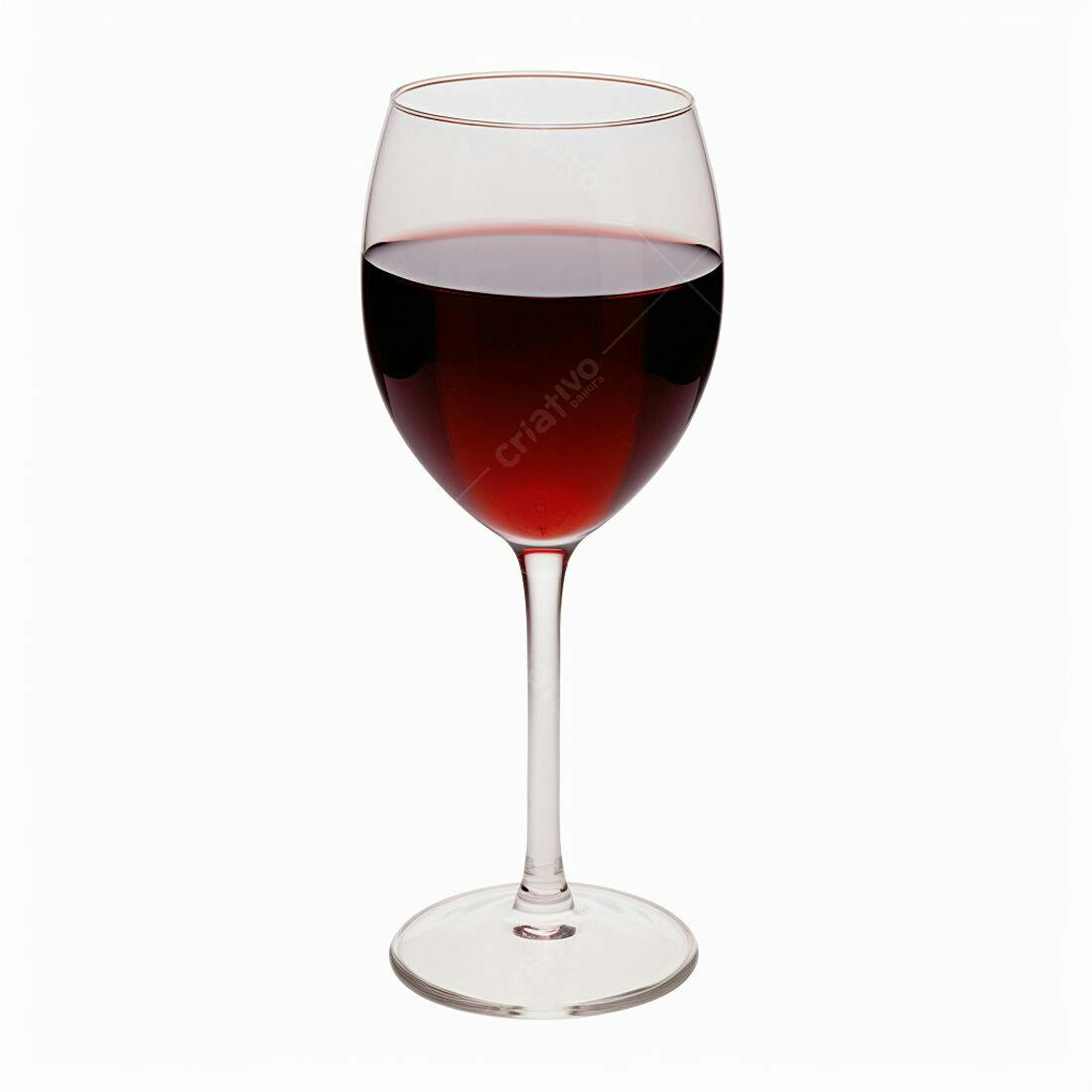 Taça de vinho tinto sobre fundo branco