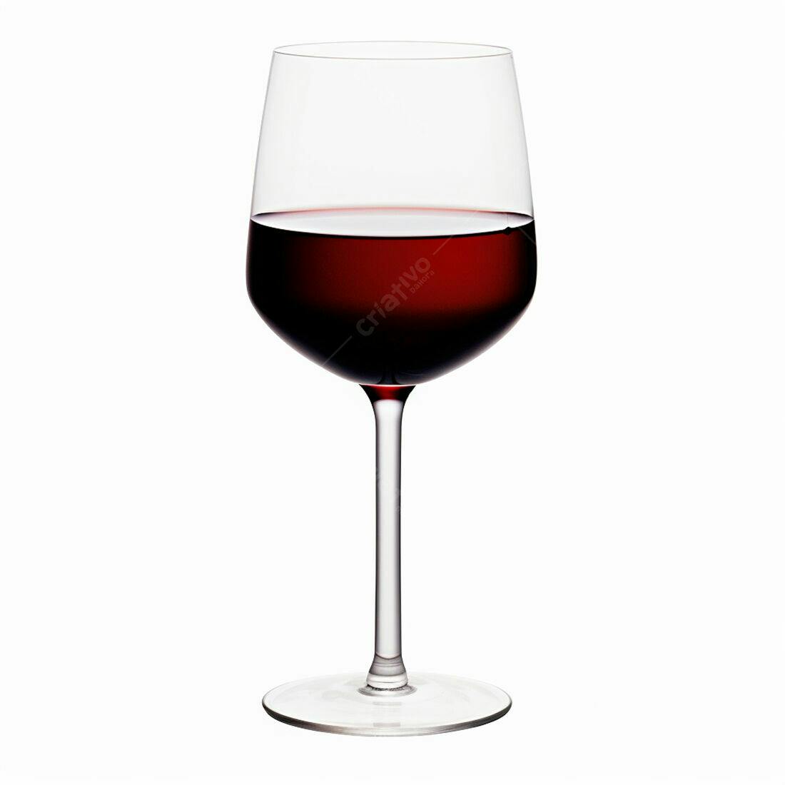 Taça de vinho tinto sobre fundo branco