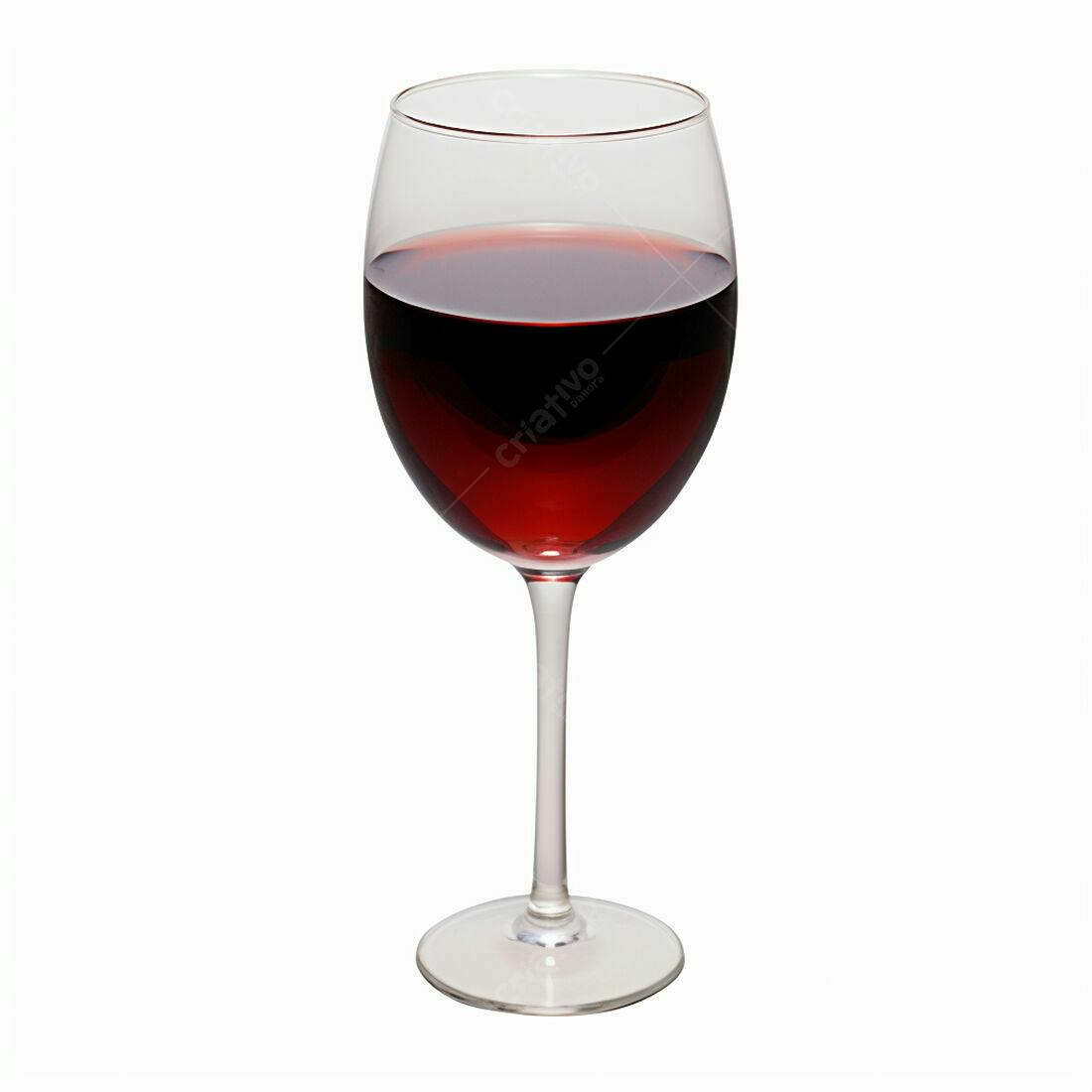 Taça de vinho tinto sobre fundo branco