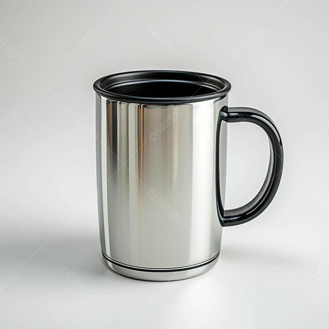 Caneca de aço inox com tampa e alça preta