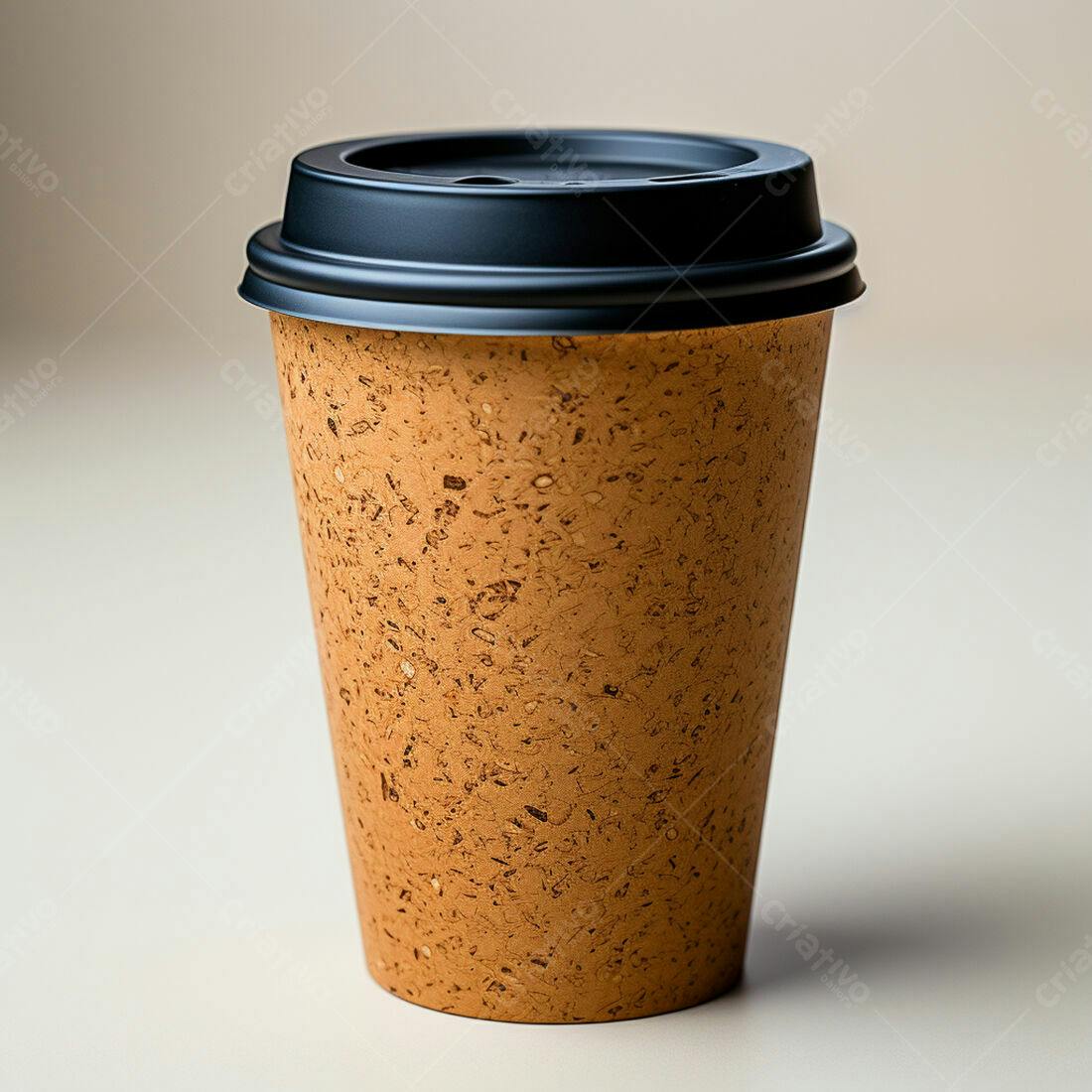 Copo de café sustentável com tampa preta