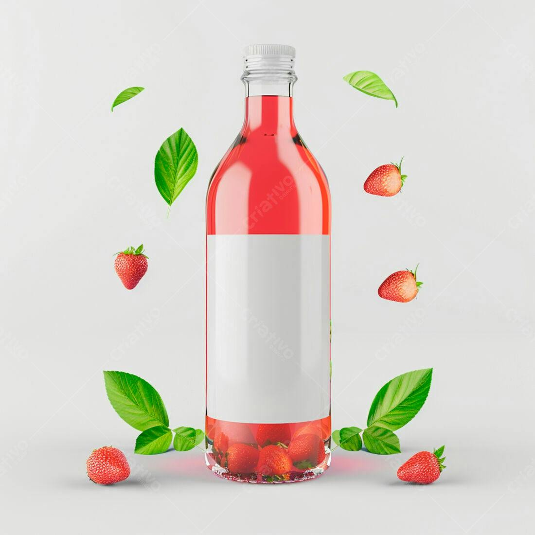 Garrafa de suco de morango com morangos e folhas